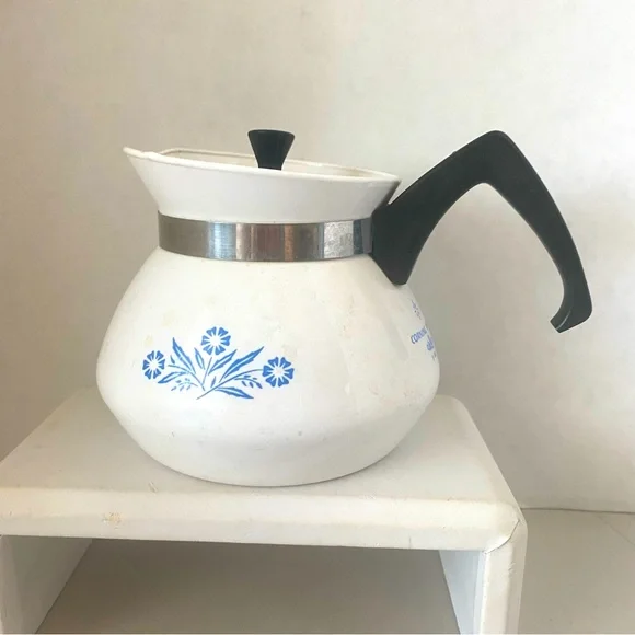 Vintage Corning Ware Blue Cornflower 3 Cup Personal Teapot - Picture 1 of 5